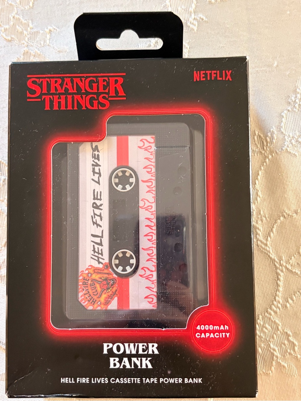 Stranger Things Power Bank - Picture 2 of 3